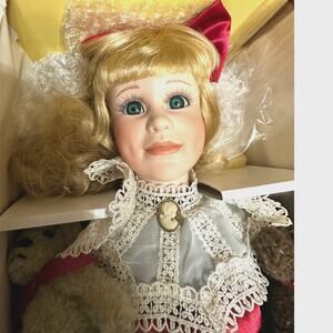 Connoisseur Collection Doll by Seymour Mann 1997 "The Bear Collector" NEW in Box